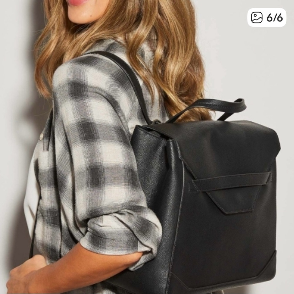 The Honest Company Black Structured Diaper Bag Tote - Picture 2 of 10